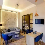 E13 - Elegant * Budapest