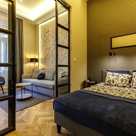 E13 - Elegant * Budapest