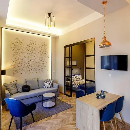 E13 - Elegant * Budapest