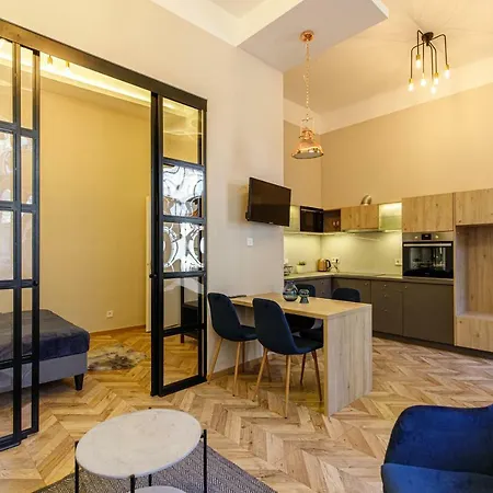 E13 - Elegant Apartman