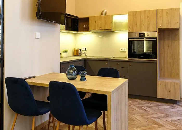 E13 - Elegant * Budapesta